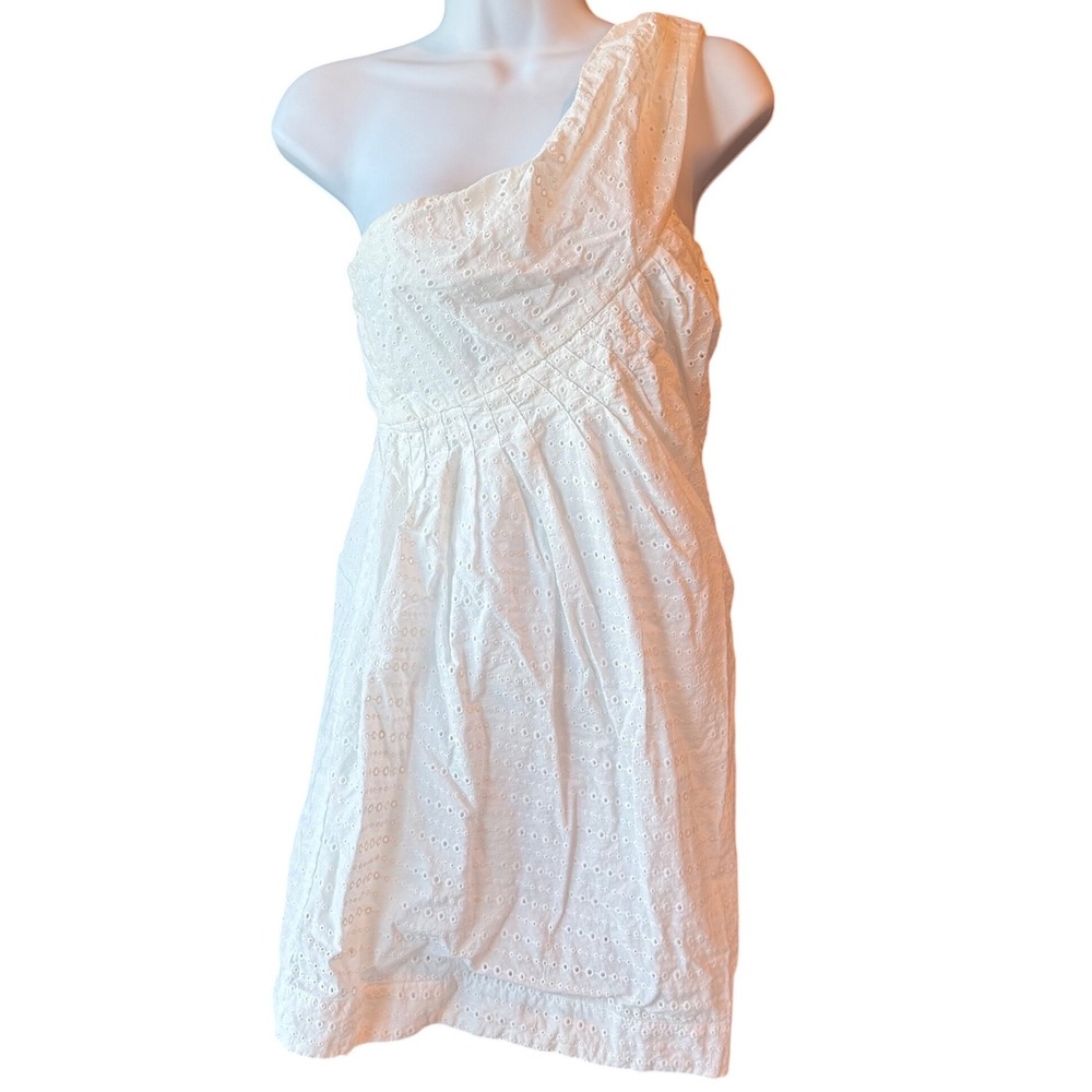 BCBGeneration Size 2 White Eyelet One Shoulder Dress Graduation Bachelorette